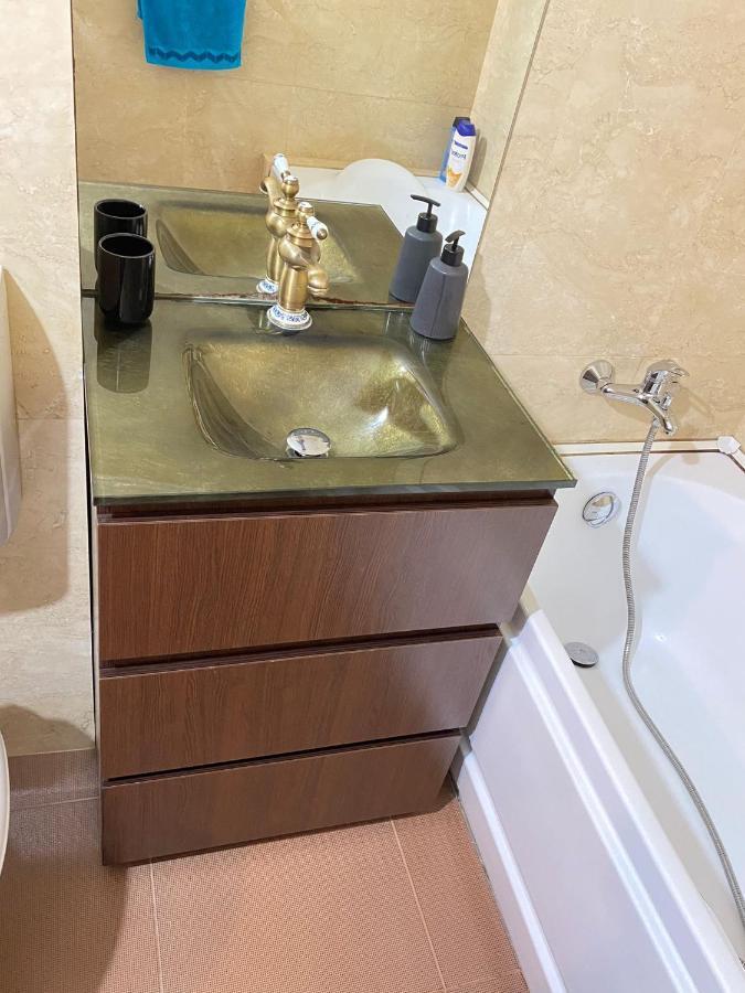 Bucharest Apartment Near The Center, Subway, Mall And Park Buitenkant foto