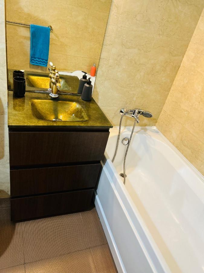 Bucharest Apartment Near The Center, Subway, Mall And Park Buitenkant foto